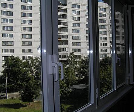 установка пластиковых окон на балконе Хотьково